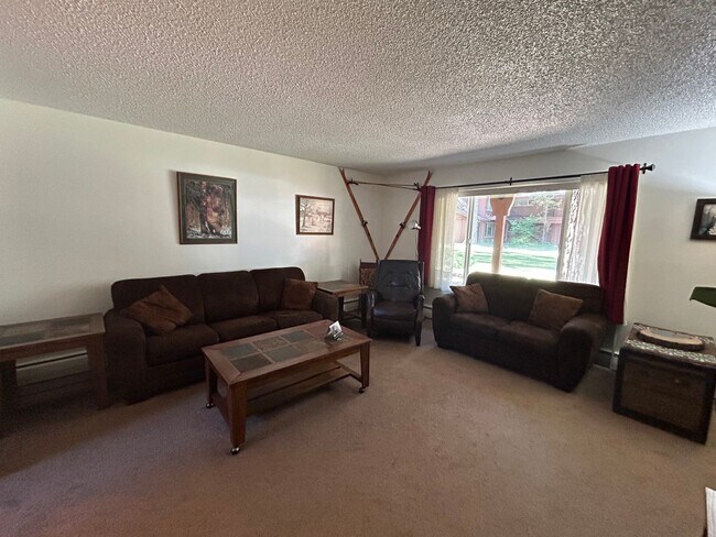 Building Photo - Great Location!  Furnished Condo off Ski Run Blvd - 9 month lease