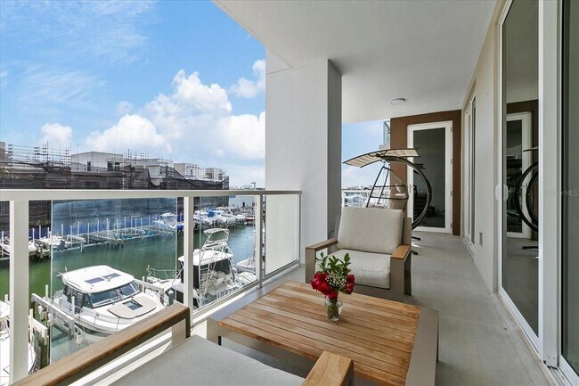 Building Photo - 920 N Osceola Ave