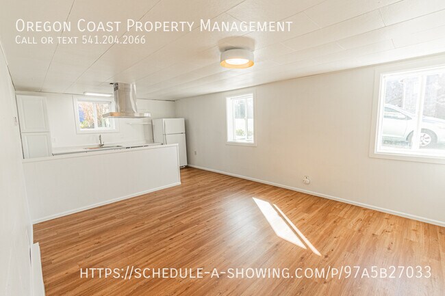 Building Photo - 537 SW 32nd St