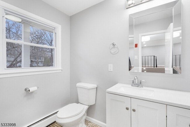 Building Photo - 25 Sandalwood Dr