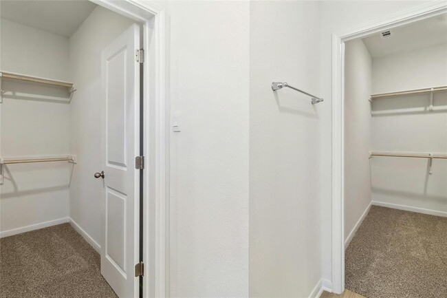 Building Photo - 475 Brooks Ranch Dr