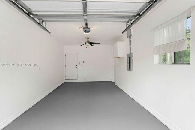 Building Photo - 832 Wallace St