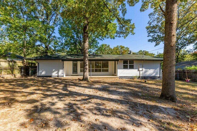 Building Photo - Welcome home!