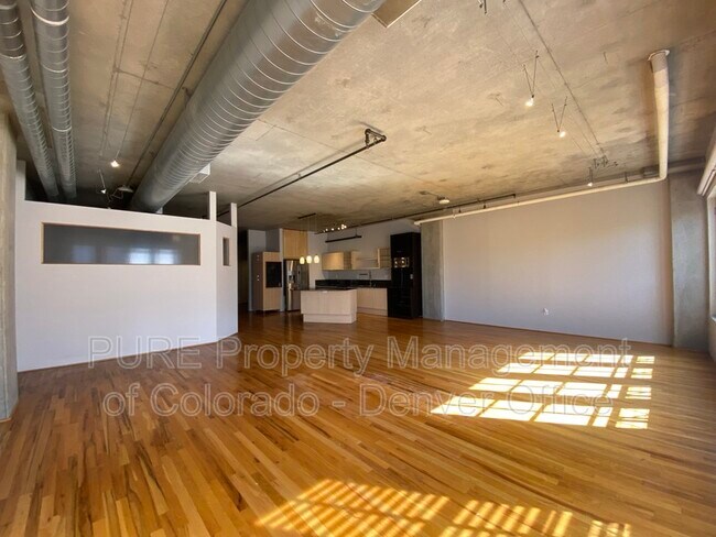 Building Photo - 1499 Blake St