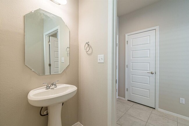 Building Photo - 141 White Dunes Dr