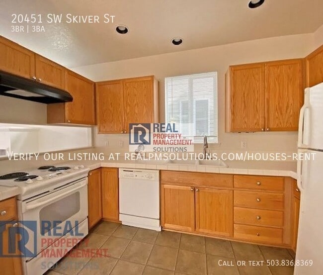 Building Photo - 20451 SW Skiver St