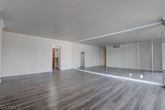 Building Photo - 3111 Bel Air Dr