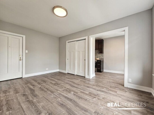 Building Photo - 0 bedroom in CHICAGO IL 60640