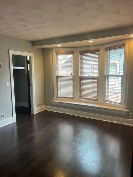 Building Photo - 589 Woodruff Place Middle Dr