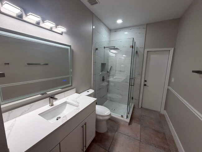 Building Photo - 5290 Chiswick Cir