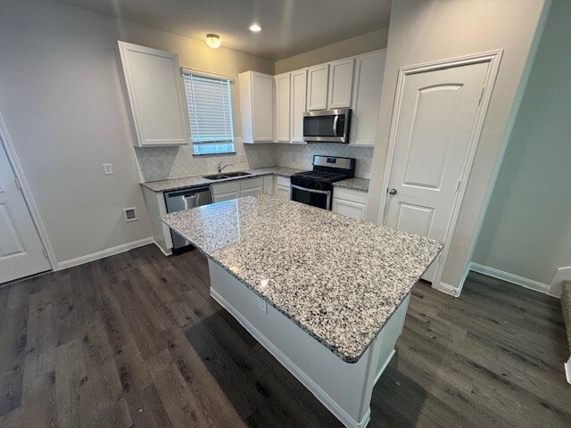 Building Photo - 3906 Deledda Dr