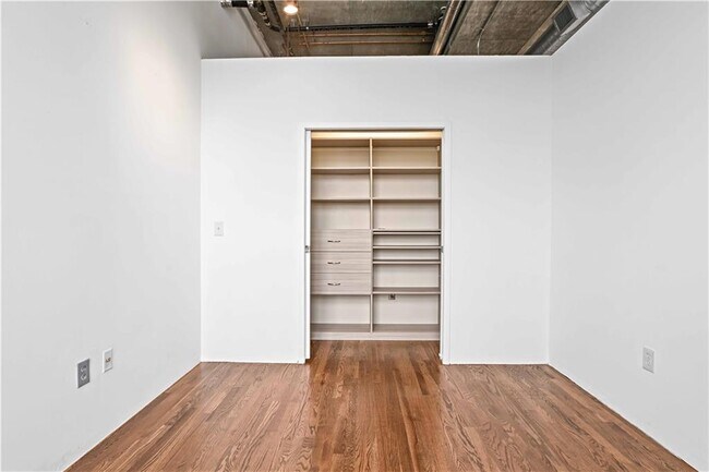 Building Photo - 3180 Mathieson Dr NE