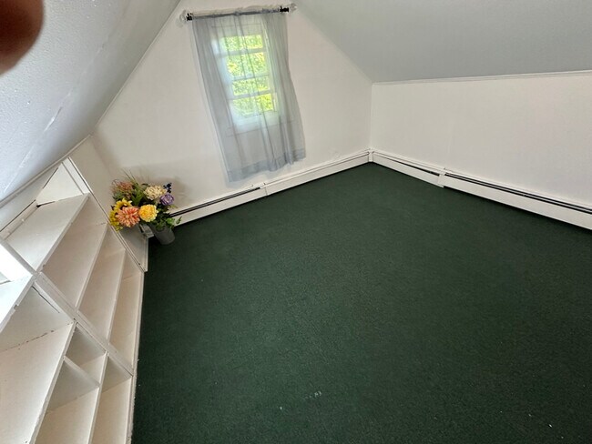 Building Photo - 51 BELLEROSE Rd