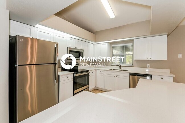 Building Photo - 3 Bedroom Pet-Friendly Home in Lehigh Acre...