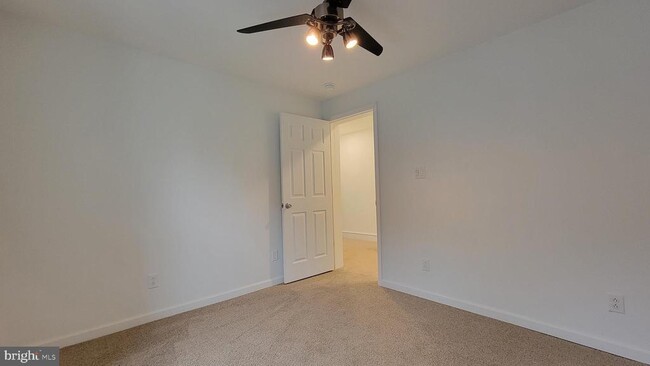 Building Photo - 105 Fairview Ave