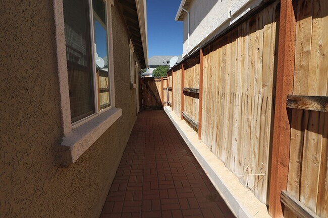 Building Photo - 3349 Gulling Rd