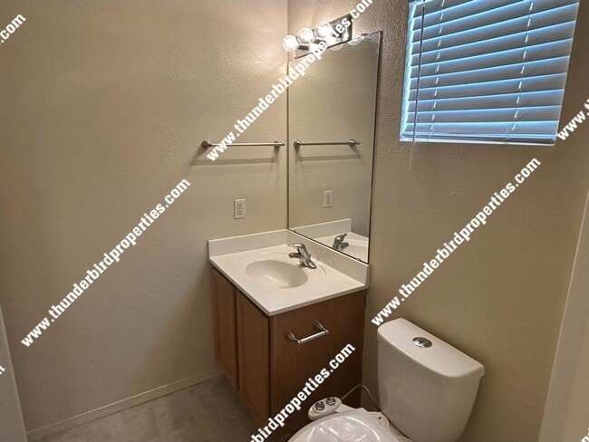 Building Photo - Gated Community 2 Bedroom - 2 Bathroom - 2 Car garage
