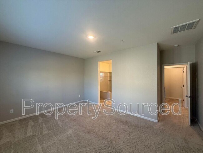 Building Photo - 437 Pendragon St