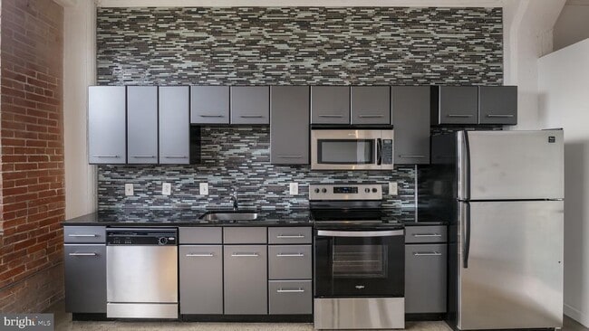 Building Photo - 444 N 4th St