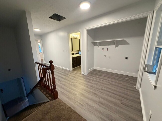 Building Photo - 174 S 600 E