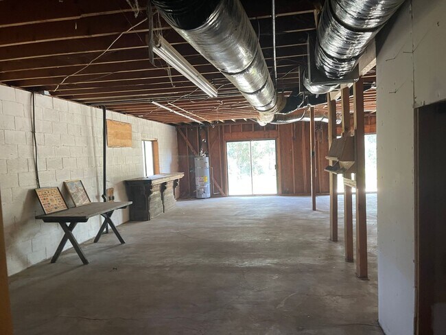 Building Photo - 7469 Gabor St