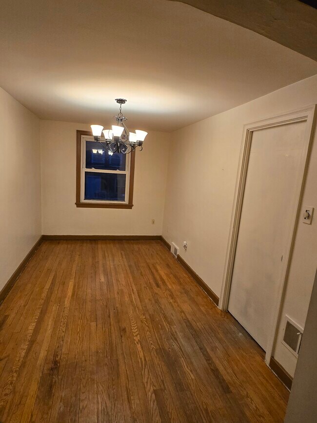 Building Photo - 2445 Brookwood St