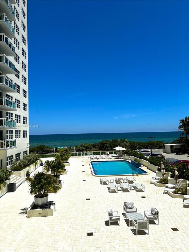 Building Photo - 6917 Collins Ave