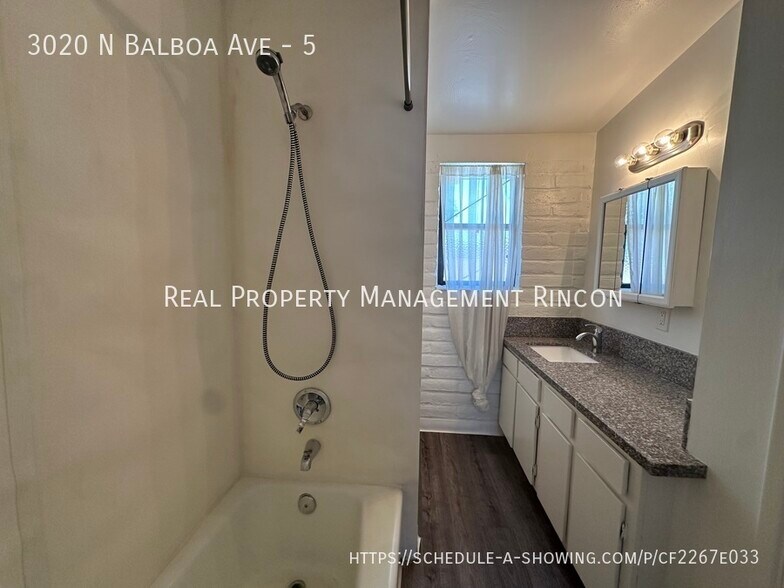 Building Photo - 3020 N Balboa Ave