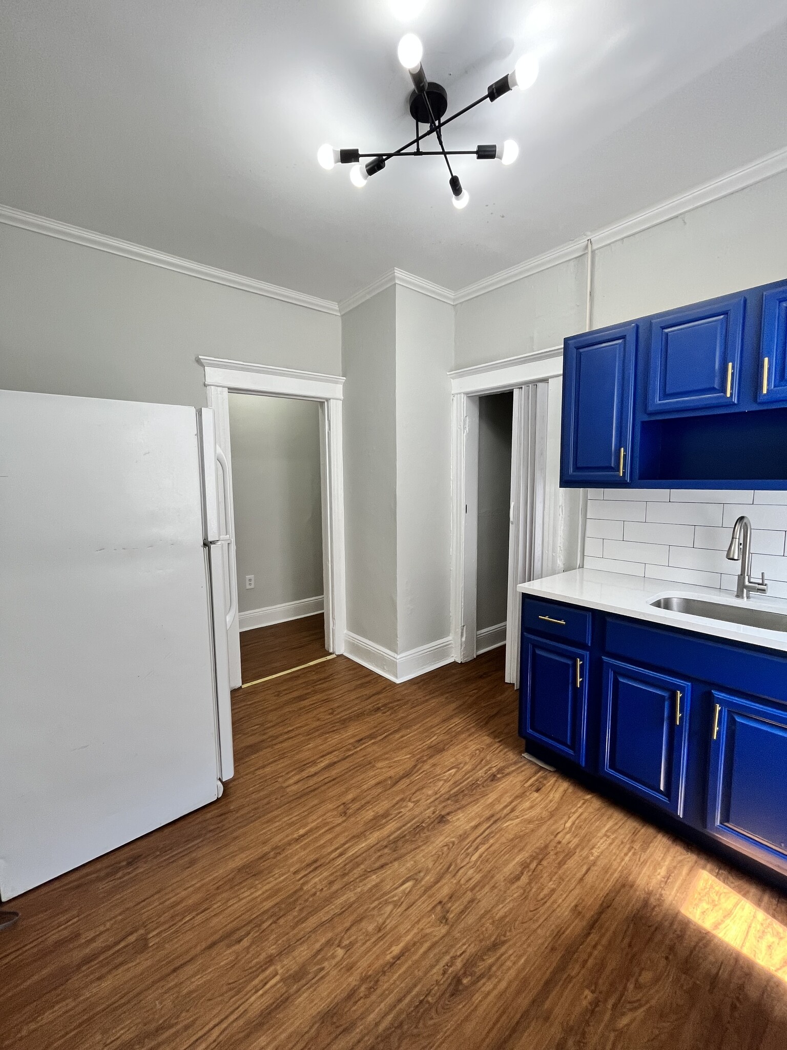 184 Garfield Ave 6 - 180 Garfield Ave