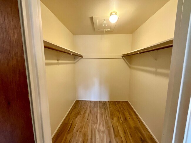 Building Photo - 7705 Timber Hill Dr