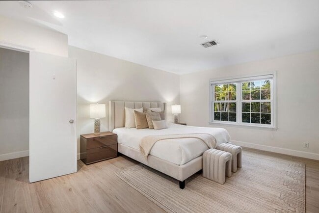 Building Photo - 518 Gardenia Terrace