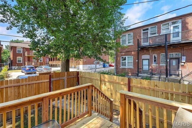 Building Photo - 4976 Lindenwood Pl