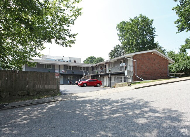 Primary Photo - 6 Redden Ave