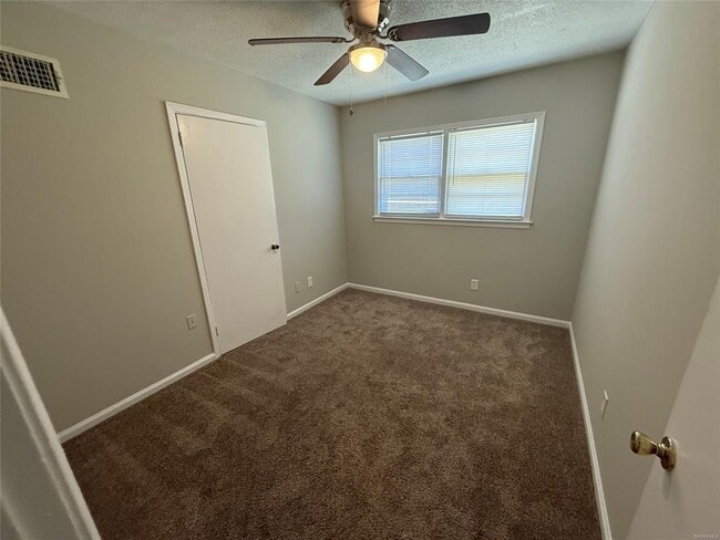 Building Photo - 3211 Hackberry Ln