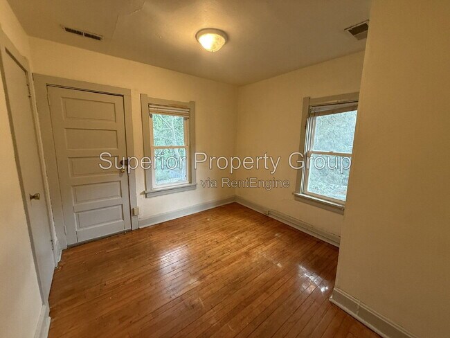 Building Photo - 2507 E Johnson St