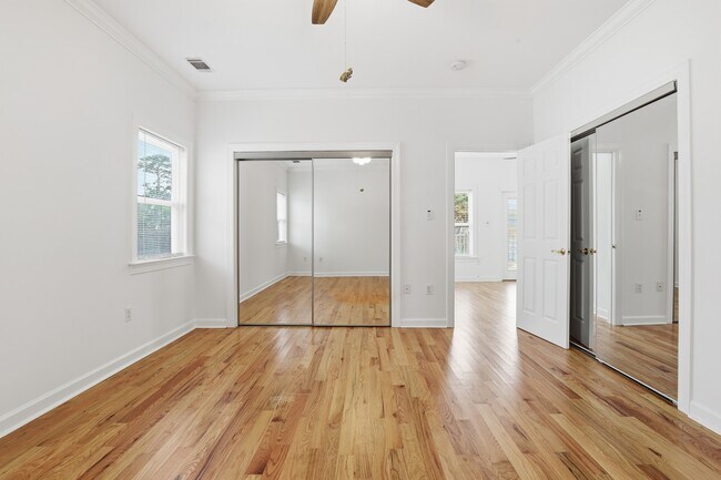 Building Photo - Lowcountry living on beautiful Whitemarsh Island