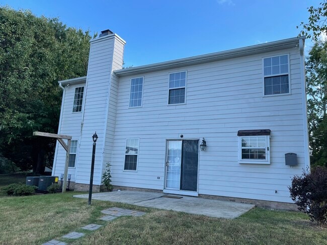 Building Photo - 511 N Water's Edge Dr
