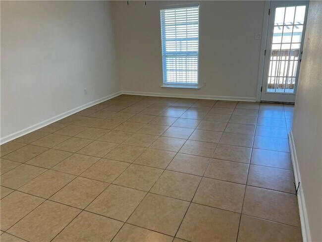 Building Photo - 2916 Jean Lafitte Pkwy