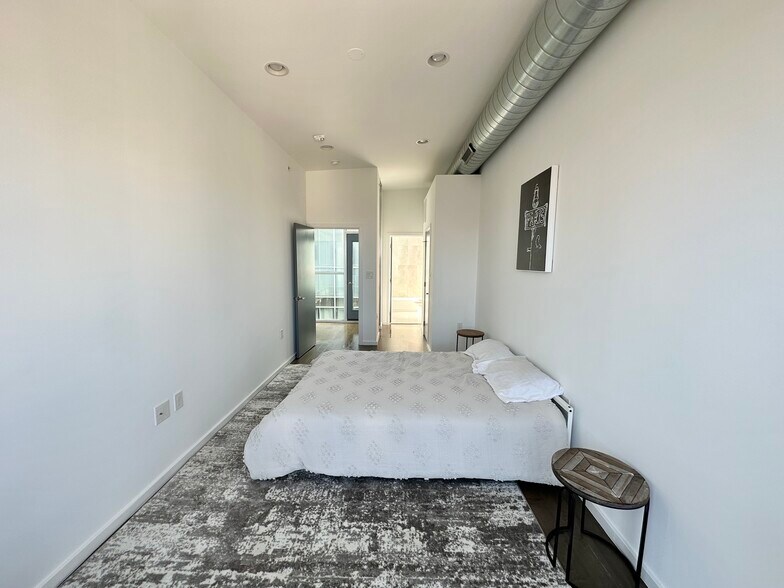 Building Photo - 1422 N 7th St