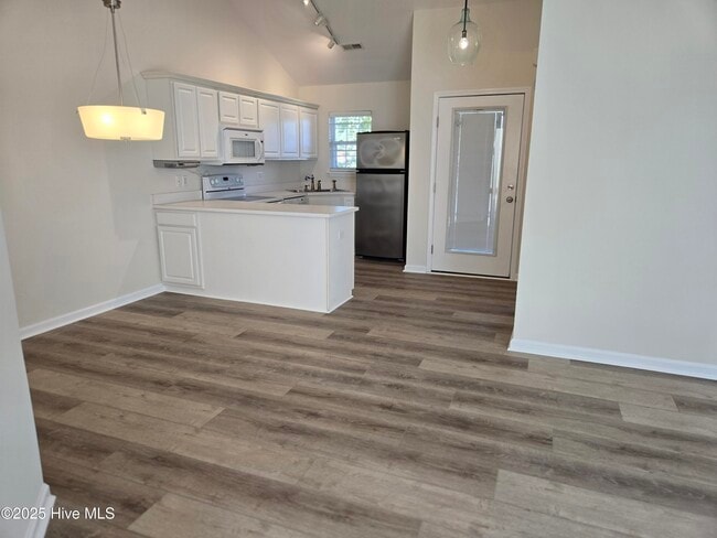 Building Photo - 3909 Merestone Dr