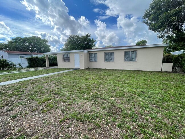 Building Photo - 1685 NW 131st St