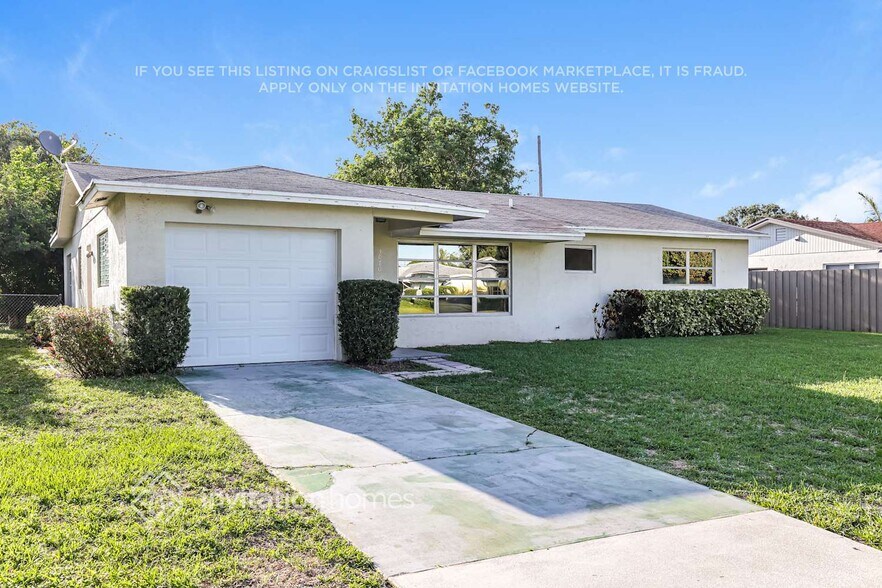 Building Photo - 3070 SE 1st Pl