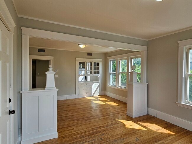 Building Photo - 169 Perry Ave