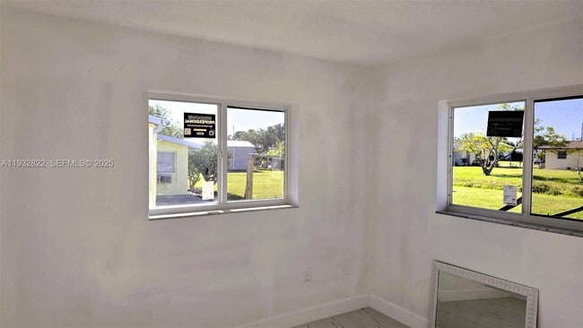 Building Photo - 22335 Montrose Ave