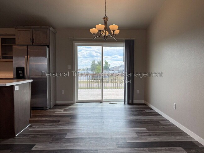 Building Photo - 1067 Barnes Dr W