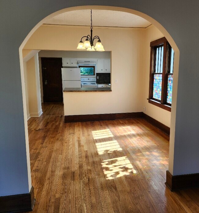 Building Photo - 3117 S 60th St