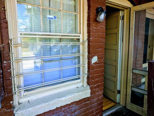 Building Photo - 3314 Ellwood Ave