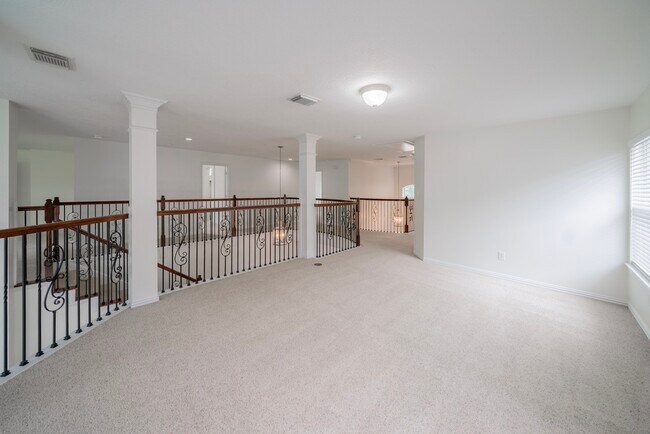 Building Photo - 1415 Sue Barnett Dr