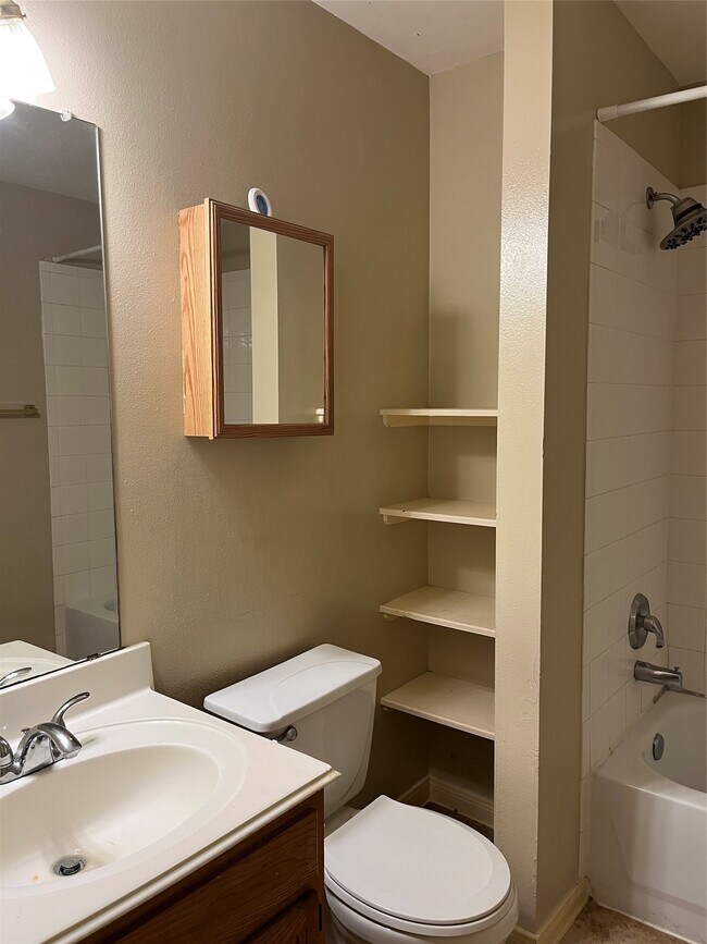 Building Photo - 5314 Tallowpine Terrace
