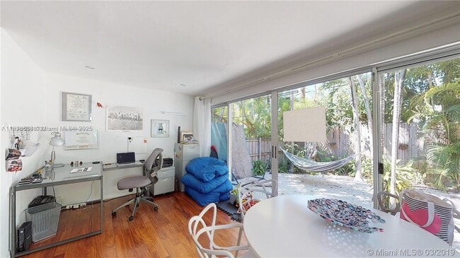 Building Photo - 725 NE 73rd St